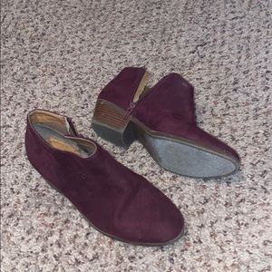 Size 7 maroon boots